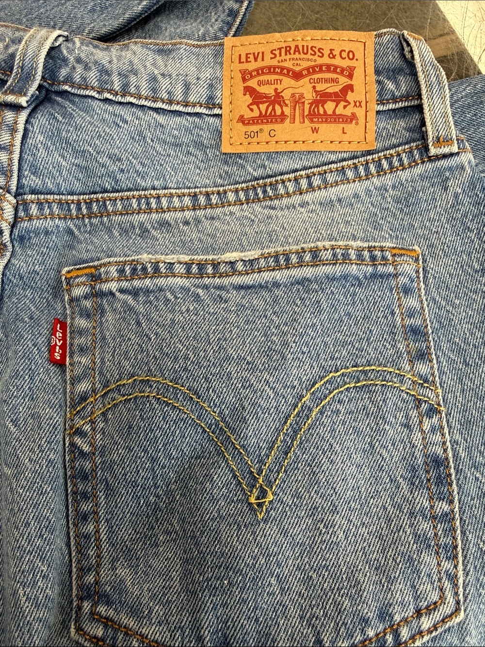 Levi's 501 Curve Stretch Button Fly Straight Leg Blue Denim Jeans
Bin 7 #21 - Picture 6 of 7
